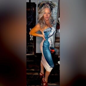 Stylish Blue and White Strapless Dress